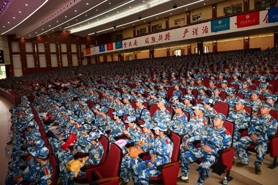 说明: C:\Documents and Settings\Administrator\桌面\9.5\书记讲课\DSC_2102.JPG