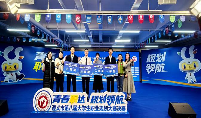 D7A322972AAE89F58641B6068B43ECF8