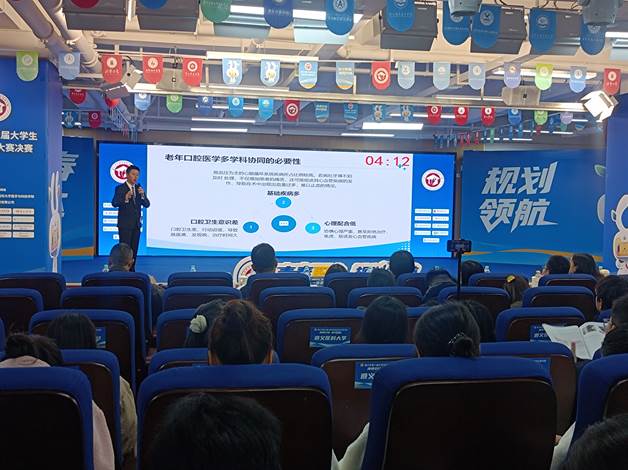 0B68E071FCCF555D6F61F7E35355892D