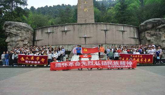清明扫墓.jpg